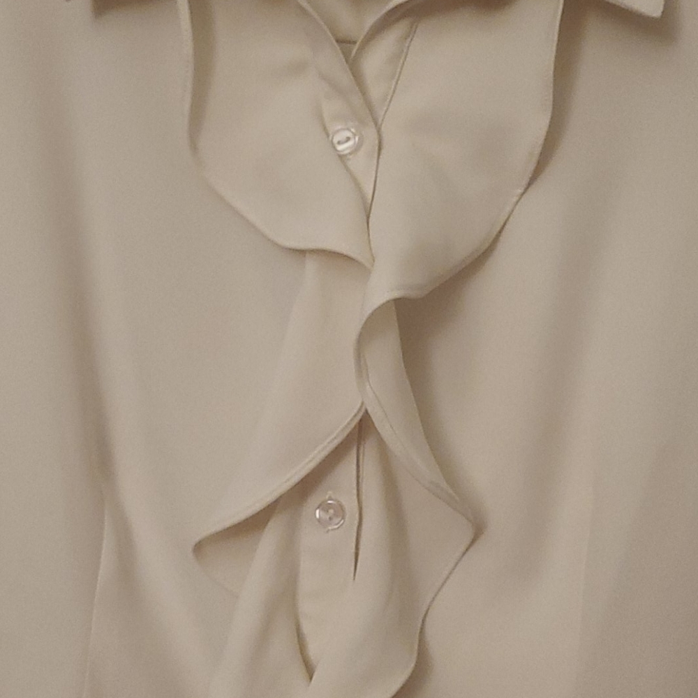 Off White Chico's Blouse Size 2P - Picture 3 of 6